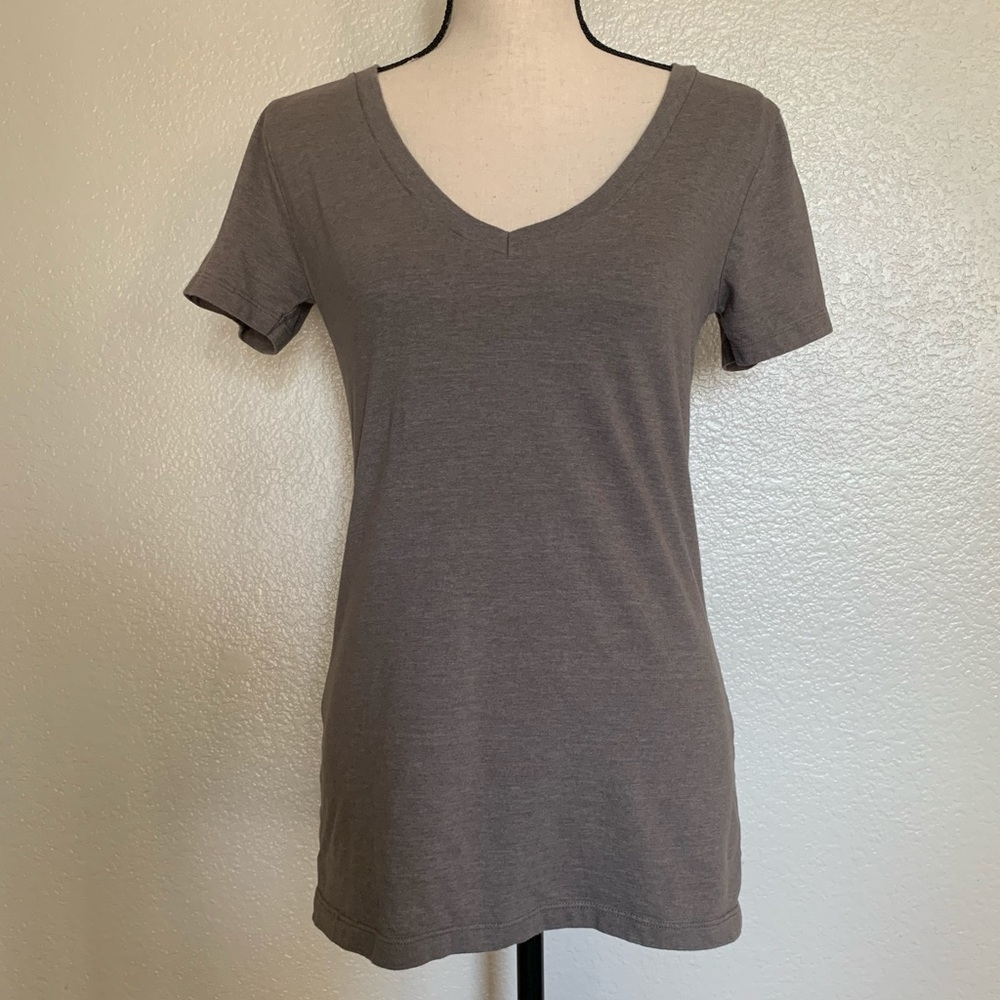 Clementine T-shirt brown grey V neck large